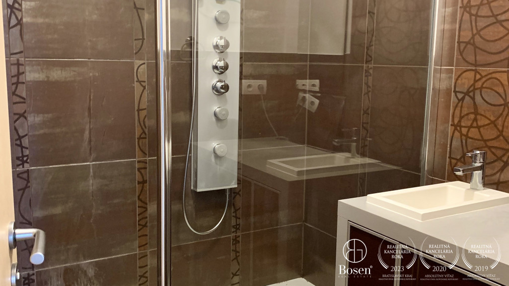 REZERVOVANÉ - BOSEN | Prenájom - veľkometrážny 4 izbový byt, 163 m2, Krasovského 13, BA