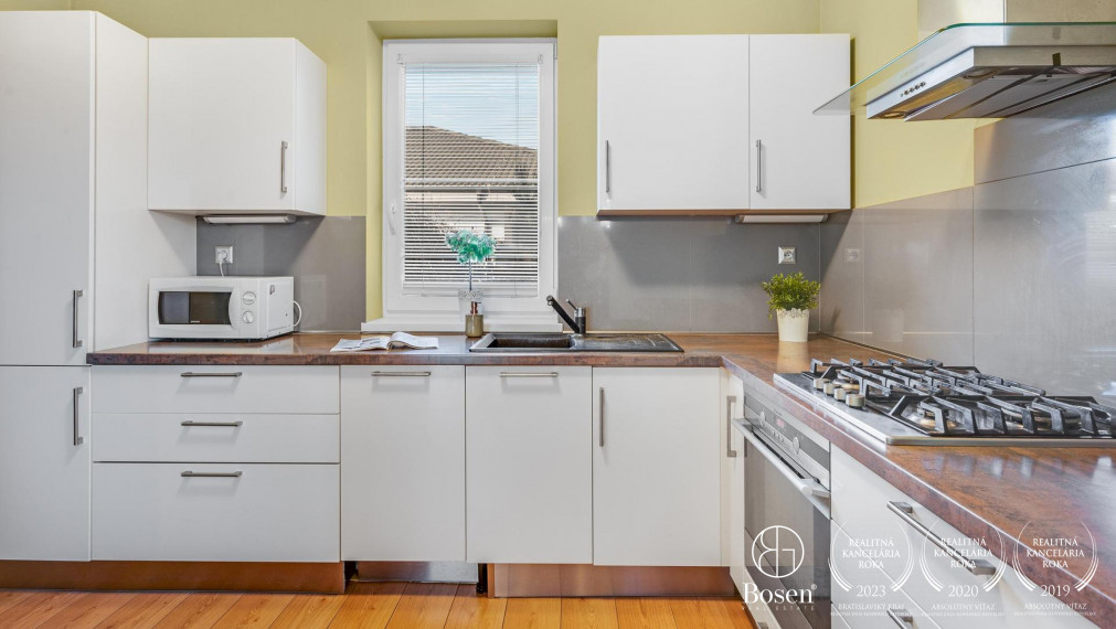 BOSEN | 3 izbový bungalov s dvojgarážou a slnečným pozemkom, Slovenský Grob - Malý Raj, 150m2