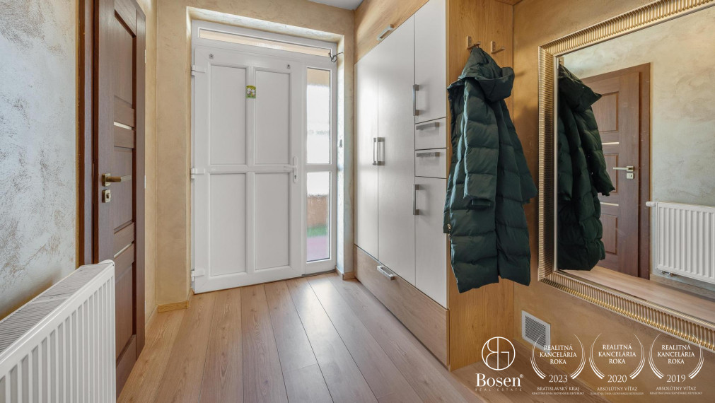 BOSEN | 3 izbový bungalov s dvojgarážou a slnečným pozemkom, Slovenský Grob - Malý Raj, 150m2