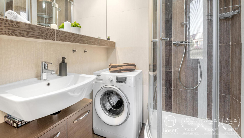 BOSEN | Predaj priestranný 2,5 izbový byt  s balkónom, 73,30 m2, ulica Albrechtová, Bratislava - m.č. Ružinov