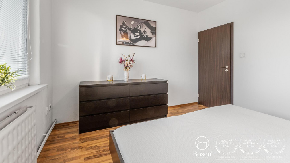 BOSEN | Predaj priestranný 2,5 izbový byt  s balkónom, 73,30 m2, ulica Albrechtová, Bratislava - m.č. Ružinov