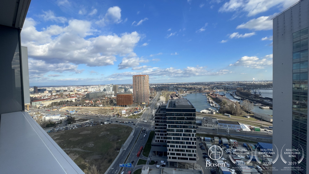 BOSEN | 2 izb.byt s loggiou na 26. poschodí v projekte Panorama City, Landererova,60m2