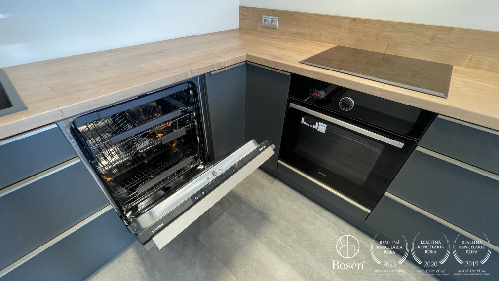 BOSEN | 2 izb.byt s loggiou na 26. poschodí v projekte Panorama City, Landererova,60m2