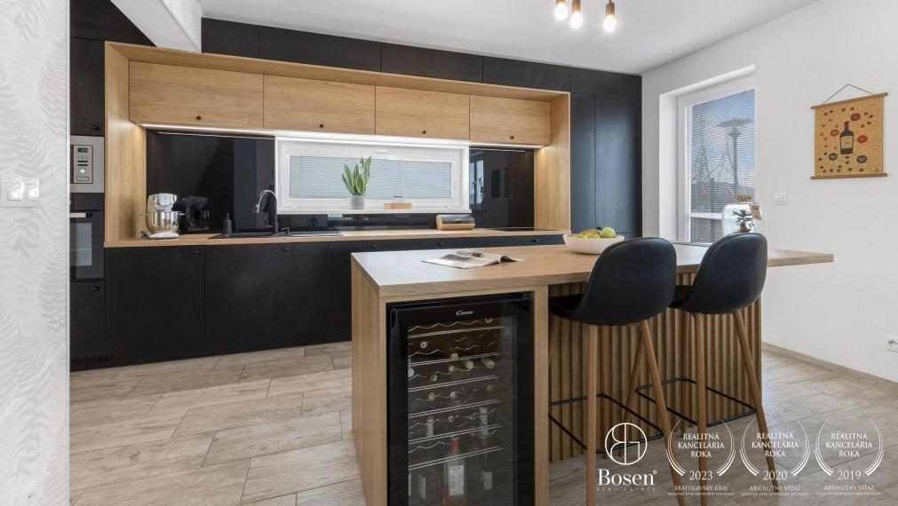 BOSEN | 4 izbový byt v dvojdome so záhradkou a vlastnou studňou, ul. Hrudky, Chorvátsky Grob – Čierna Voda