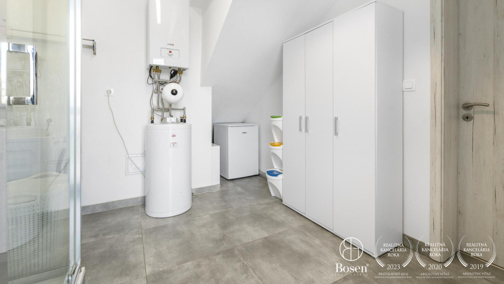 BOSEN | 4 izbový byt v dvojdome so záhradkou a vlastnou studňou, ul. Hrudky, Chorvátsky Grob – Čierna Voda