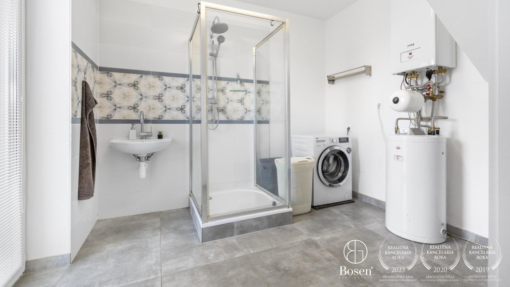 BOSEN | 4 izbový byt v dvojdome so záhradkou a vlastnou studňou, ul. Hrudky, Chorvátsky Grob – Čierna Voda