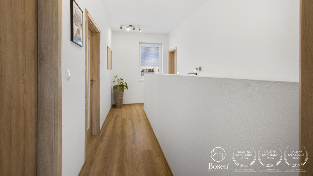 BOSEN | 4 izbový byt v dvojdome so záhradkou a vlastnou studňou, ul. Hrudky, Chorvátsky Grob – Čierna Voda