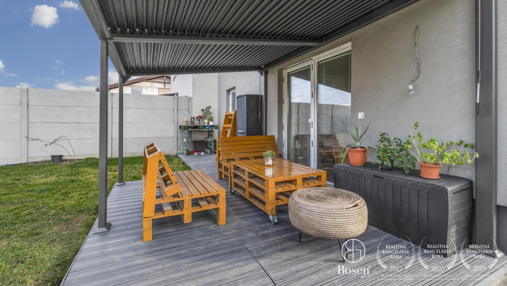 BOSEN | 4 izbový byt v dvojdome so záhradkou a vlastnou studňou, ul. Hrudky, Chorvátsky Grob – Čierna Voda