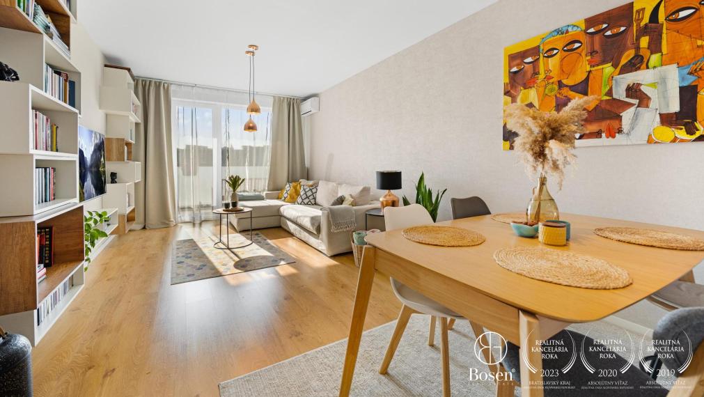 REZERVOVANÉ | Dizajnový 3 izbový byt s balkónom v tesnej blízkosti OC Central