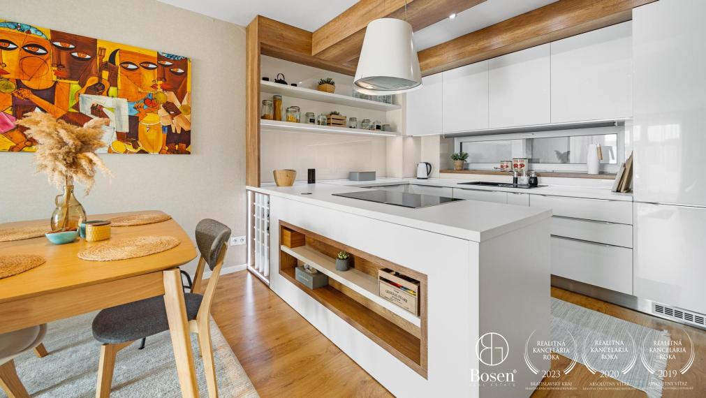 REZERVOVANÉ | Dizajnový 3 izbový byt s balkónom v tesnej blízkosti OC Central