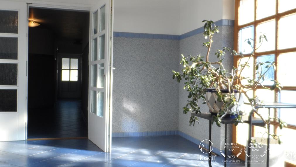 BOSEN | Administratívne priestory v uzavretom areáli v Žiari nad Hronom, 262 m2