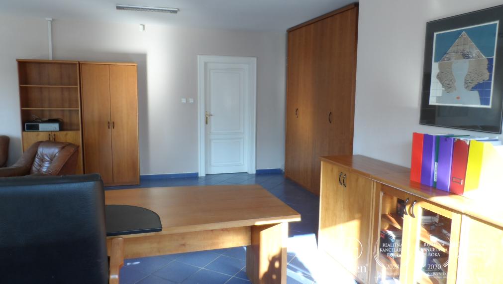 BOSEN | Administratívne priestory v uzavretom areáli v Žiari nad Hronom, 262 m2