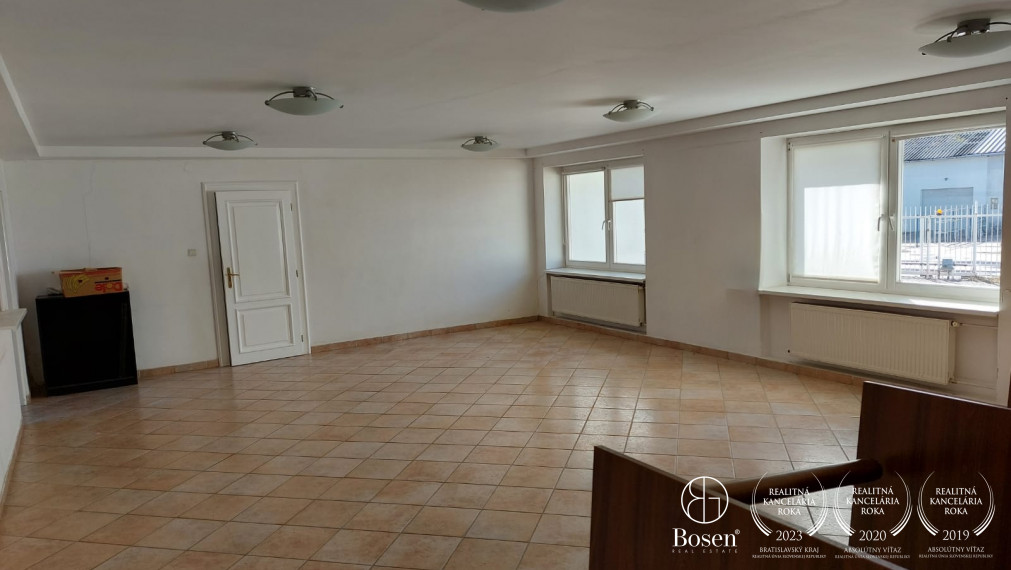 BOSEN | Obchodné priestory v Žiary nad Hronom, SNP, 110 m2
