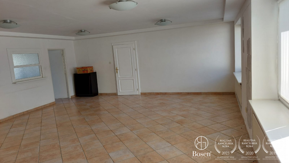 BOSEN | Obchodné priestory v Žiary nad Hronom, SNP, 110 m2