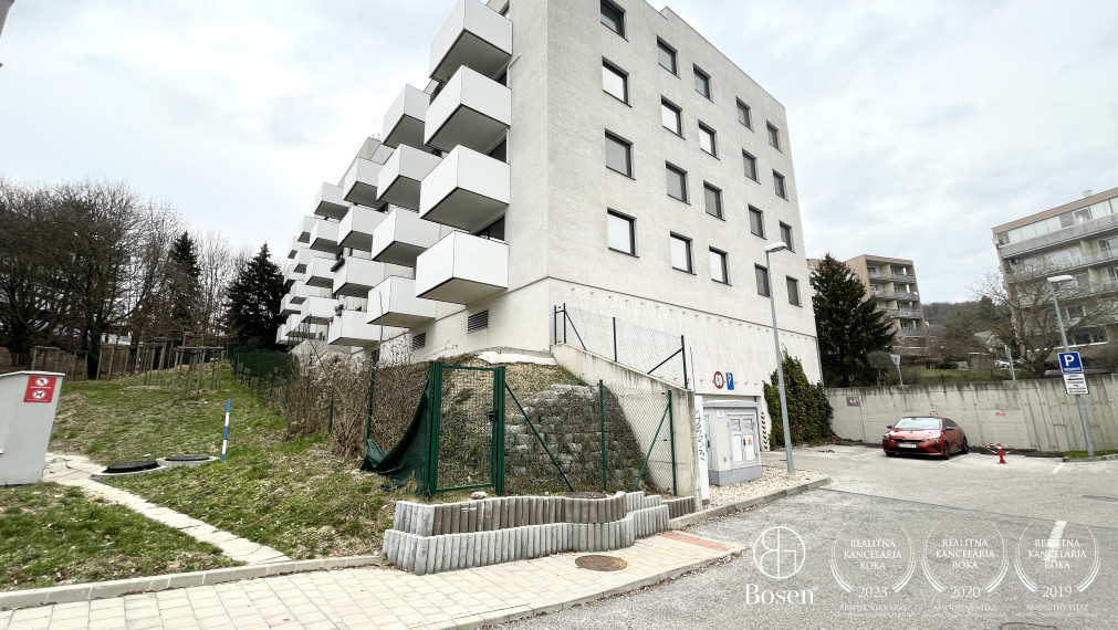 3-izbový byt s dvoma parkovacími miestami – Bratislava, Kramáre