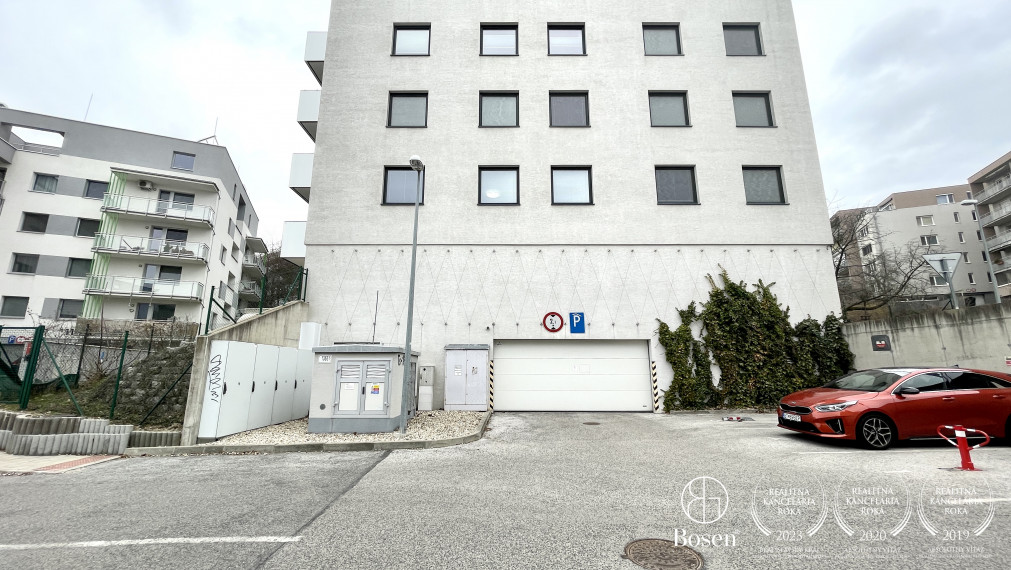 3-izbový byt s dvoma parkovacími miestami – Bratislava, Kramáre