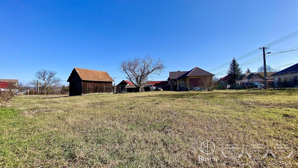 BOSEN | Na predaj rodinný dom, chalupa v kľudnej obci Šurice s pozemkom 2286m2