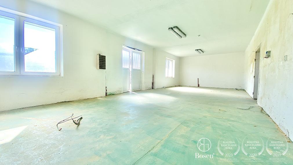 BOSEN | Na predaj rodinný dom, chalupa v kľudnej obci Šurice s pozemkom 2286m2