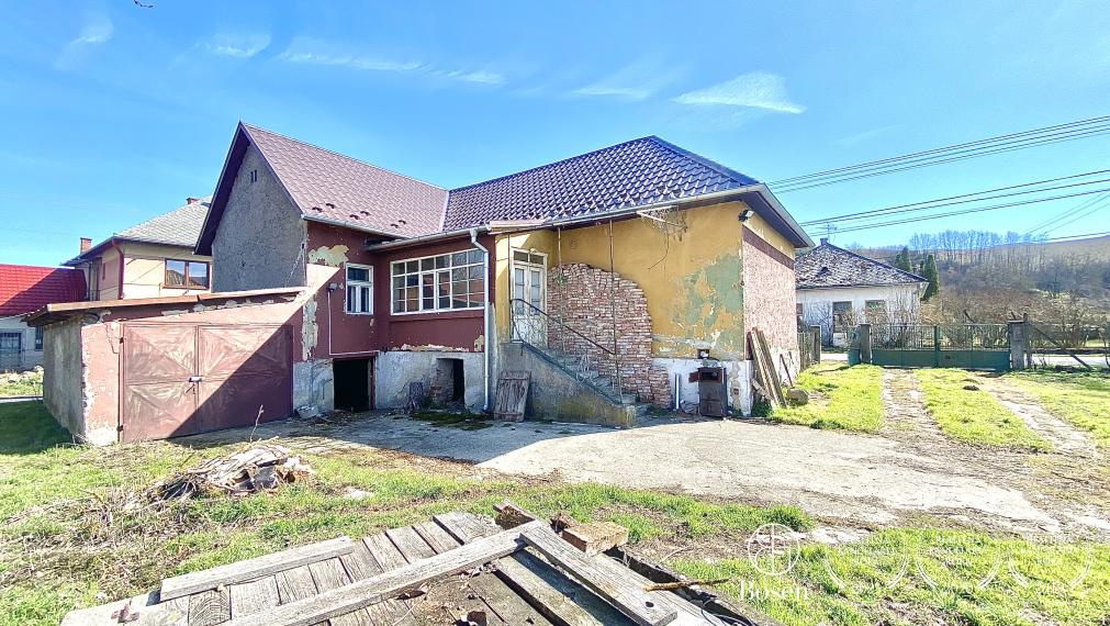 BOSEN | Na predaj rodinný dom, chalupa v kľudnej obci Šurice s pozemkom 2286m2