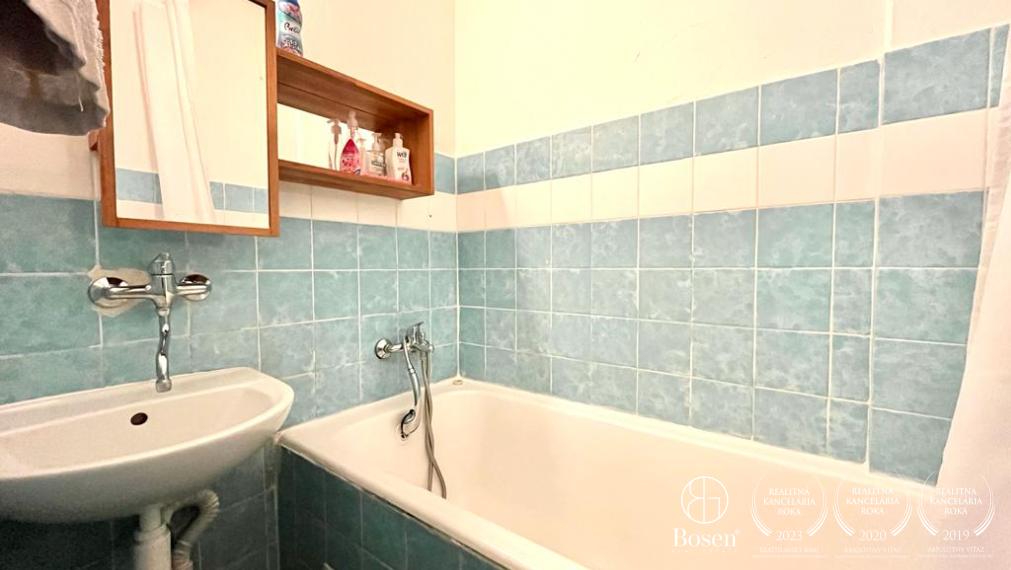 BOSEN | Prenájom priestranný zariadený 1 izbový byt na ulici Kozmonautická, Bratislava - Ružinov