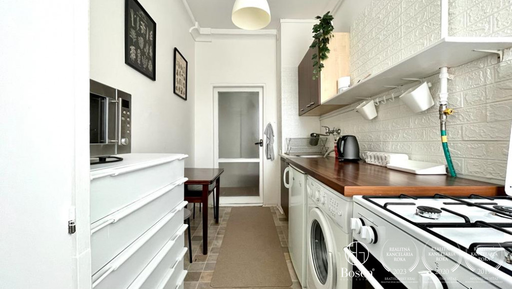 BOSEN | Prenájom priestranný zariadený 1 izbový byt na ulici Kozmonautická, Bratislava - Ružinov
