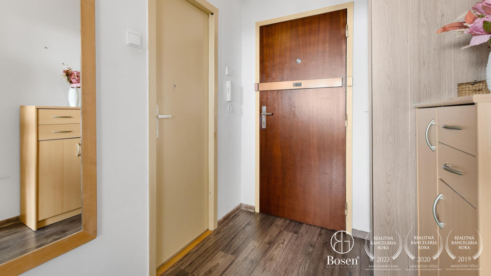 PREDANÉ: BOSEN | Zariadený 2 izb. byt na začiatku Petržalky, Gessayova, 53 m2