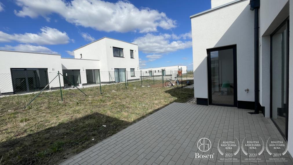 BOSEN | POSLEDNÝ 3.izb.rodinný dom v novom projekte V KORUNÁCH, Miloslavov