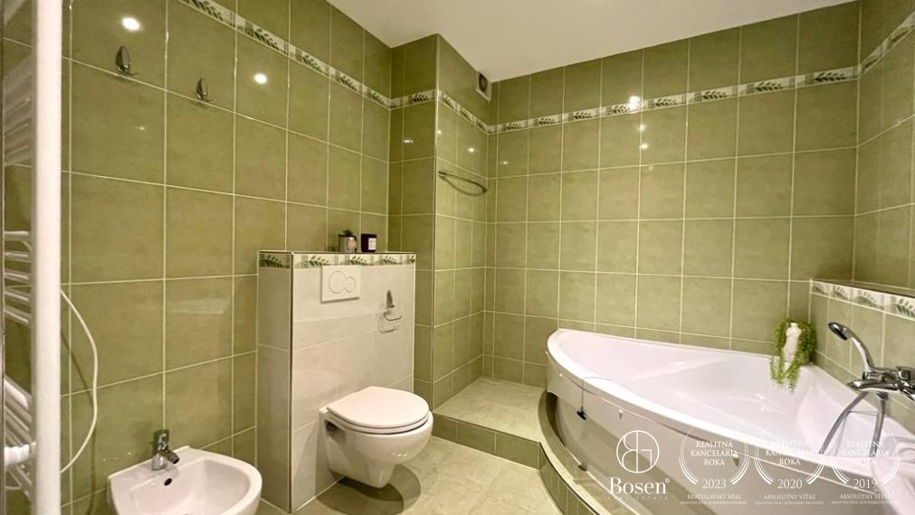 BOSEN | Prenájom slnečný veľkometrážny 4 izbový byt s garážou, Bratislava - Karlova Ves