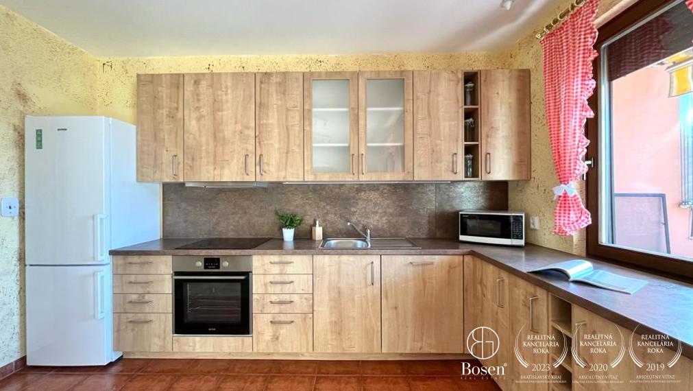 BOSEN | Prenájom slnečný veľkometrážny 4 izbový byt s garážou, Bratislava - Karlova Ves