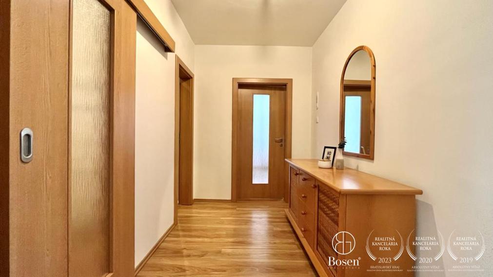 BOSEN | Prenájom slnečný veľkometrážny 4 izbový byt s garážou, Bratislava - Karlova Ves