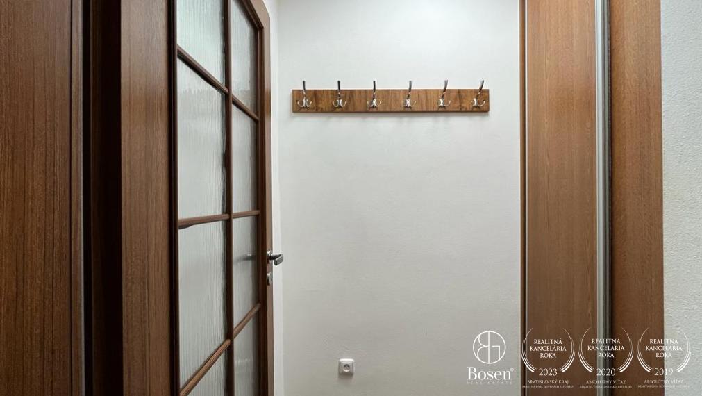 BOSEN | Prenájom priestranný zariadený 2 izbový byt na ulici Varšavská, Bratislava - Nové Mesto