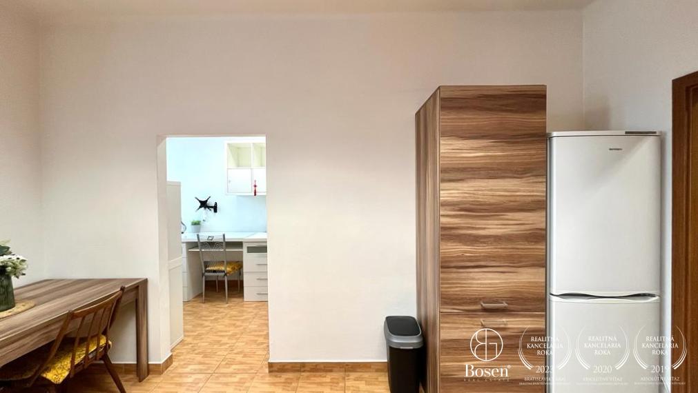 BOSEN | Prenájom priestranný zariadený 2 izbový byt na ulici Varšavská, Bratislava - Nové Mesto