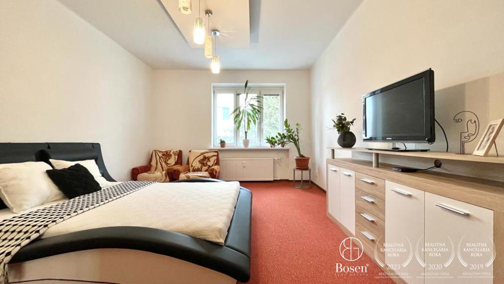 BOSEN | Prenájom priestranný zariadený 2 izbový byt na ulici Varšavská, Bratislava - Nové Mesto
