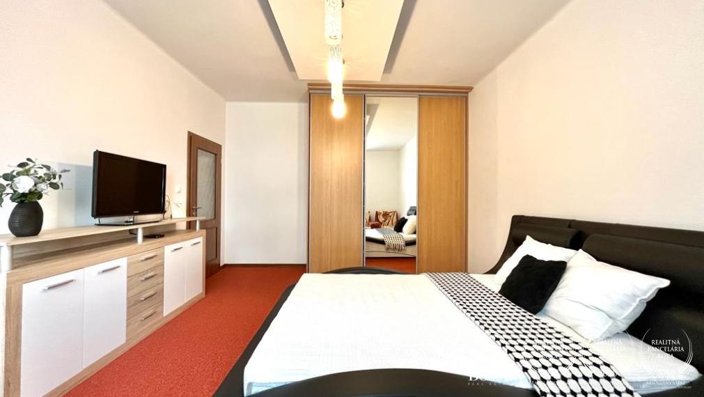 BOSEN | Prenájom priestranný zariadený 2 izbový byt na ulici Varšavská, Bratislava - Nové Mesto