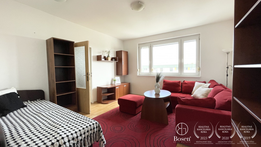 BOSEN | Na prenájom kompletne zariadený 2 izb. byt, ulica Pri Šajbách, Bratislava - Rača, 47 m2