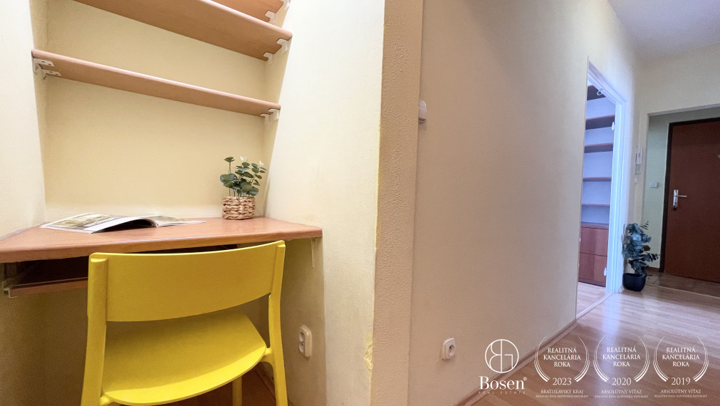 BOSEN | Na prenájom kompletne zariadený 2 izb. byt, ulica Pri Šajbách, Bratislava - Rača, 47 m2