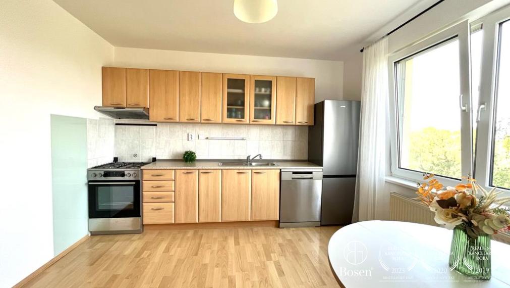 BOSEN | PRENAJATÉ slnečný 3- izbový byt na ulici Sputniková, Bratislava - Ružinov