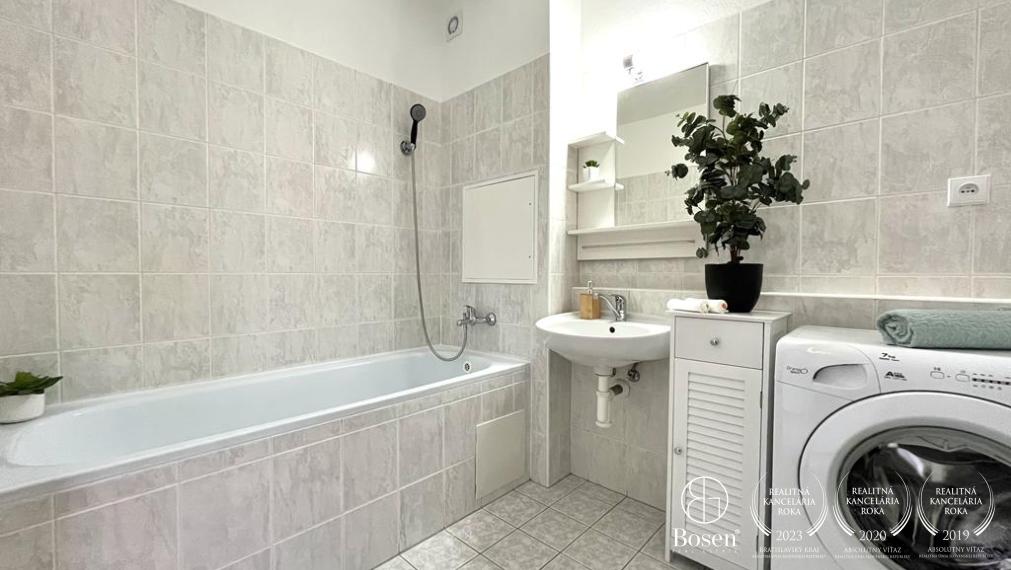 BOSEN | PRENAJATÉ slnečný 3- izbový byt na ulici Sputniková, Bratislava - Ružinov