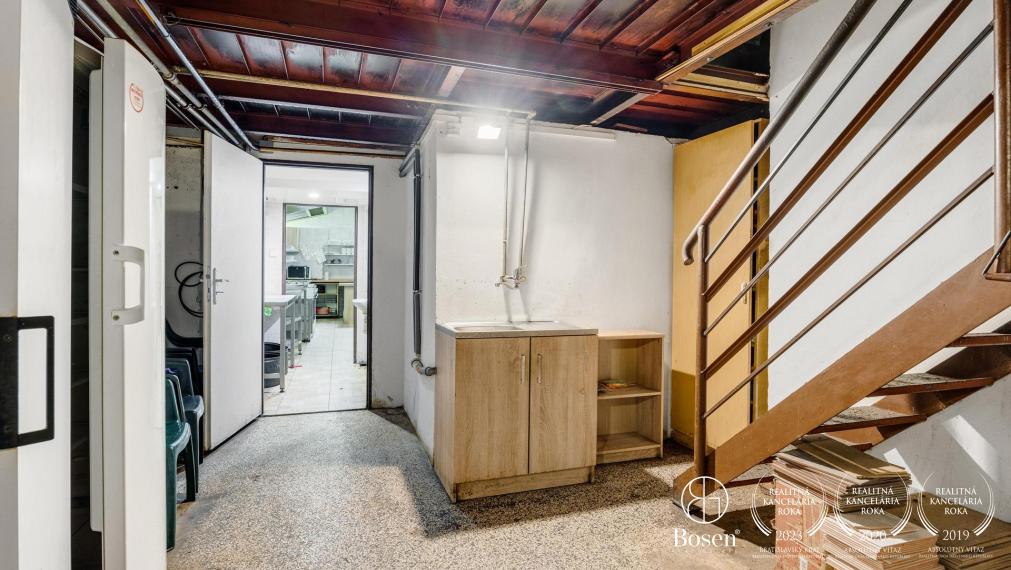 BOSEN | PREDANÉ | Obchodný priestor-reštaurácia na ulici Kvačalova, Bratislava-Ružinov, 126 m2