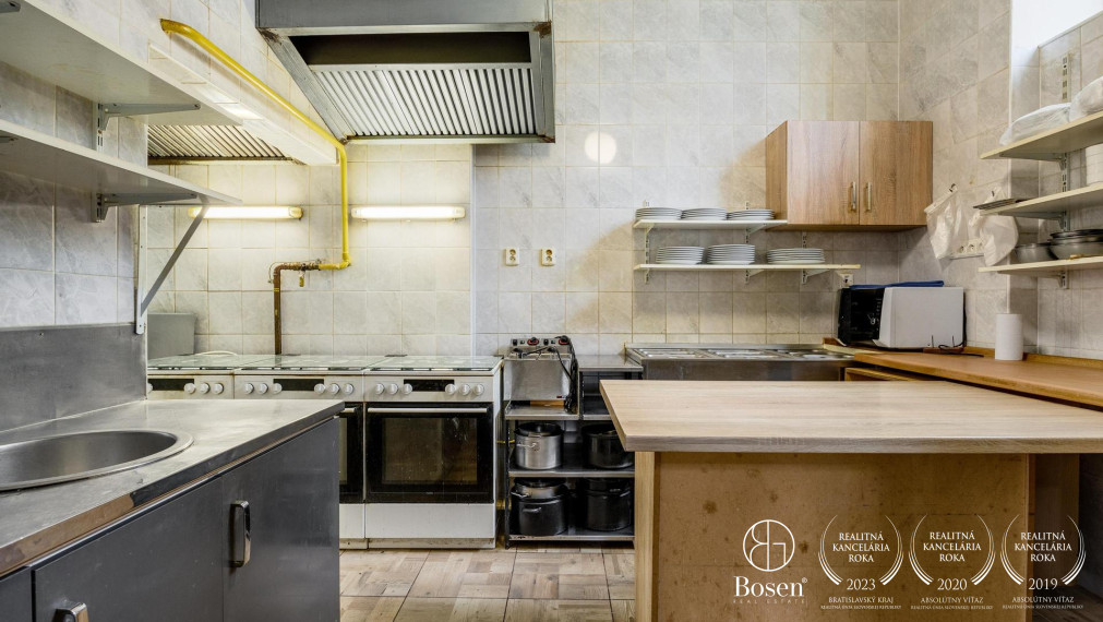 BOSEN | PREDANÉ | Obchodný priestor-reštaurácia na ulici Kvačalova, Bratislava-Ružinov, 126 m2