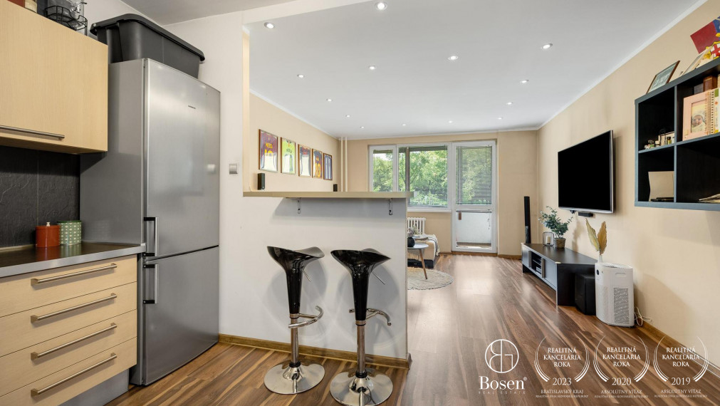 PREDANÉ - BOSEN | 2 i. byt s bezproblémovým parkovaním a rýchlym prístupom na diaľničný obchvat