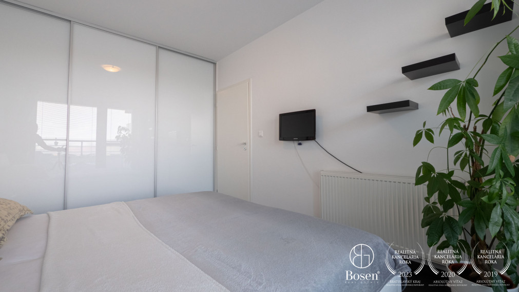 BOSEN | 2 izbový byt s parkovacím státim, Rovinka