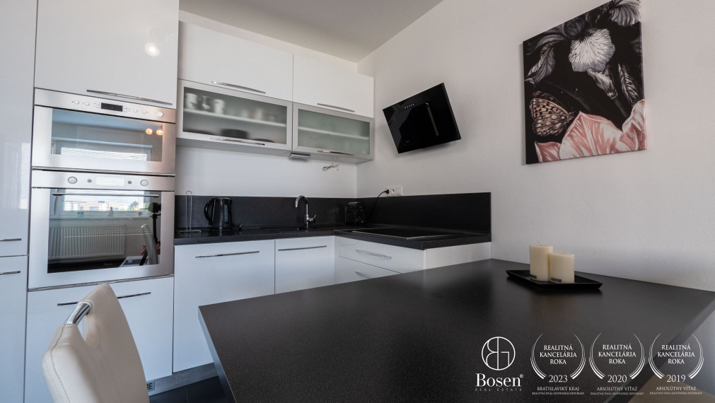 BOSEN | 2 izbový byt s parkovacím státim, Rovinka