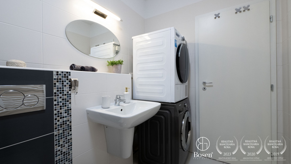 BOSEN | 2 izbový byt s parkovacím státim, Rovinka