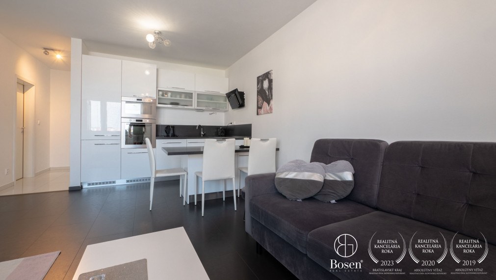 BOSEN | 2 izbový byt s parkovacím státim, Rovinka
