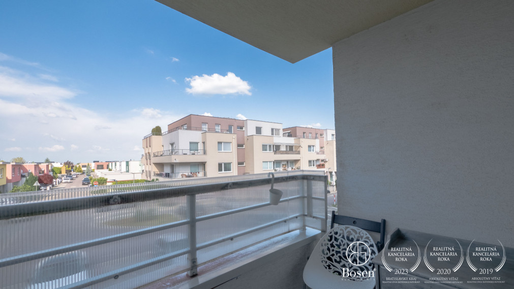 BOSEN | 2 izbový byt s parkovacím státim, Rovinka