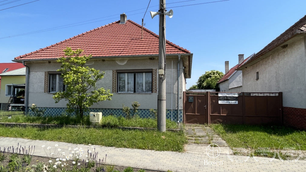 BOSEN | Na predaj rodinný dom v obci Pernek s výhľadom na Malé Karpaty