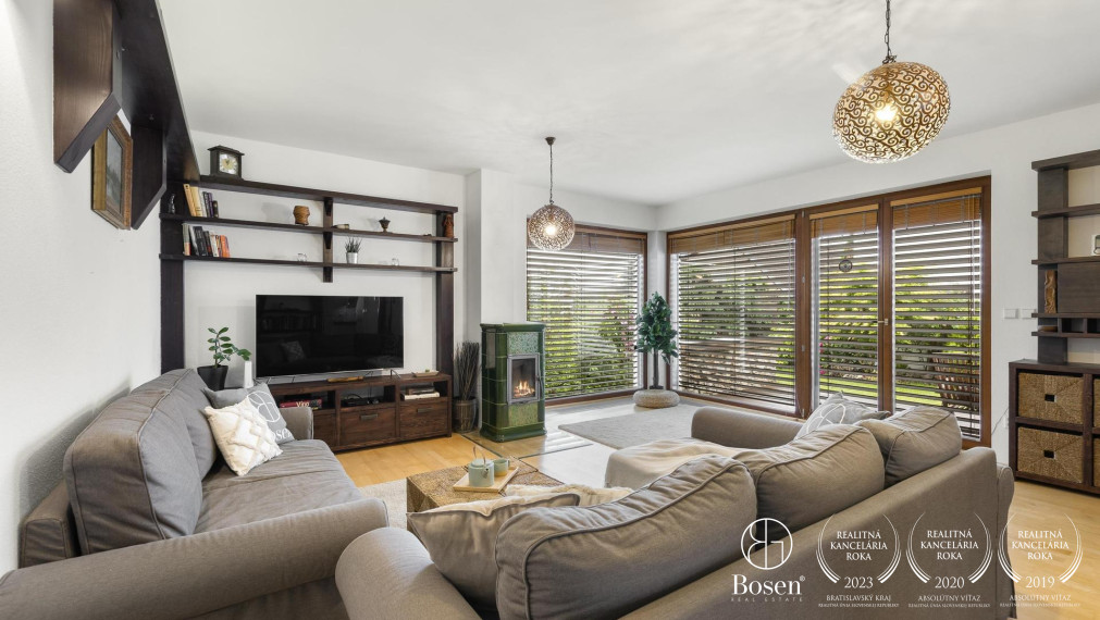 BOSEN | 6 izb. rodinný dom na súkromnej príjazdovej ceste, ulica Družstevná, Svätý Jur, 235 m2