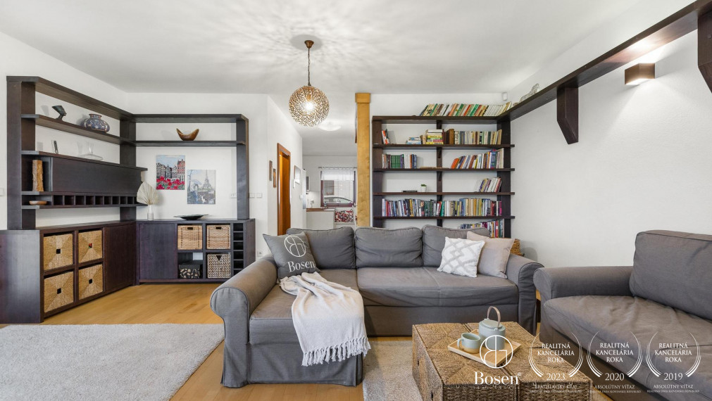 BOSEN | 6 izb. rodinný dom na súkromnej príjazdovej ceste, ulica Družstevná, Svätý Jur, 235 m2