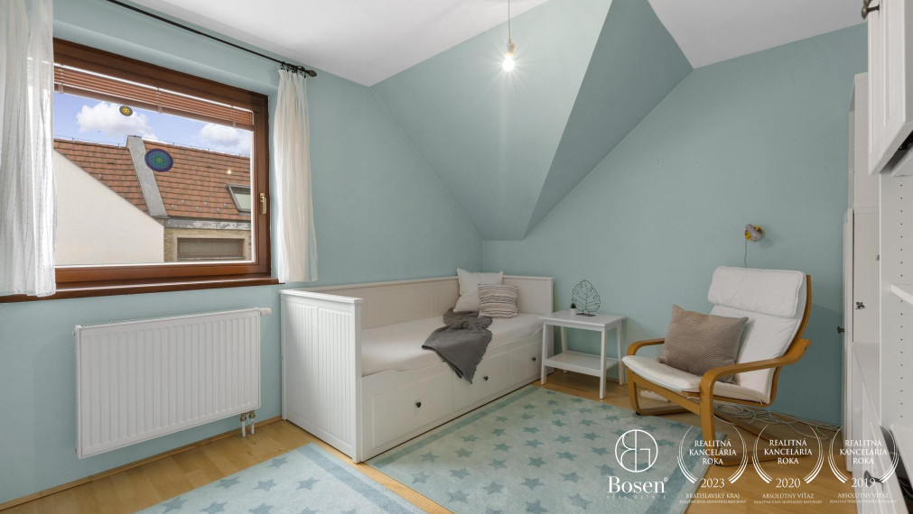 BOSEN | 6 izb. rodinný dom na súkromnej príjazdovej ceste, ulica Družstevná, Svätý Jur, 235 m2